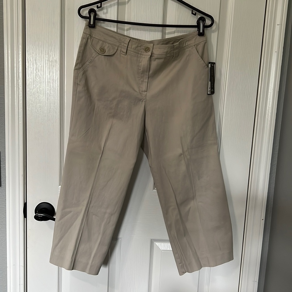 Larry Levine NWT Capri Khakis